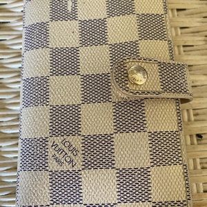 SOLD.  Authentic LV KISSLOCK